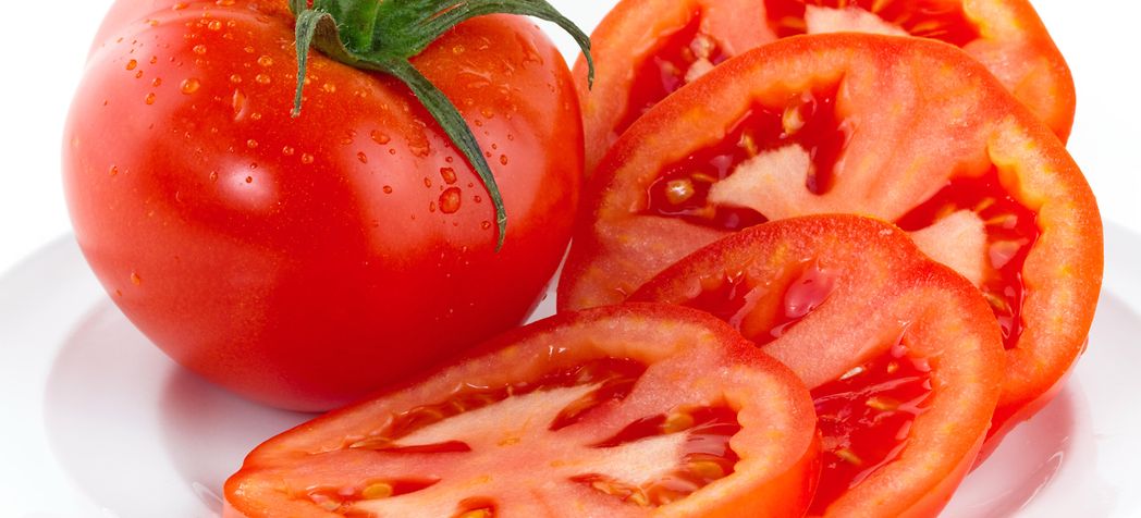 Tomato Slices with Whole Tomato