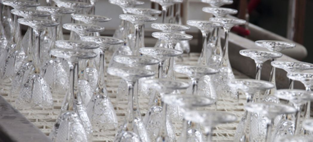 Glasses Being Washed - Ecolab Bar Glass Washer Troubleshooting