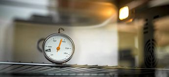 Thermometer reading just under 200℉ inside an oven - Middleby Marshall pizza oven temperature 