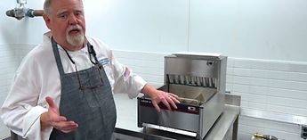 Chef's Dish: Holding Food on Top of a Carter Hoffmann Crisp