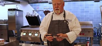 Chef's Dish: Knife Safety Tips in the Kitchen (Thumbnail)