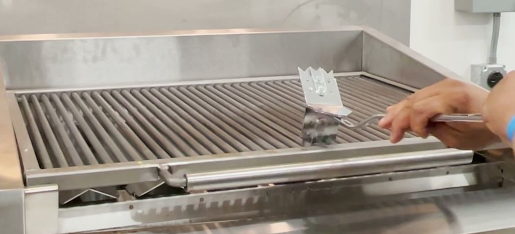 How to Clean a Commercial Charbroiler-Thumbnail