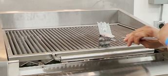 How to Clean a Commercial Charbroiler-Thumbnail