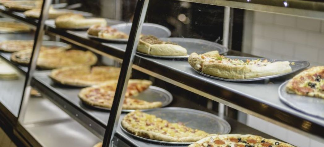 Pizza holding cabinet