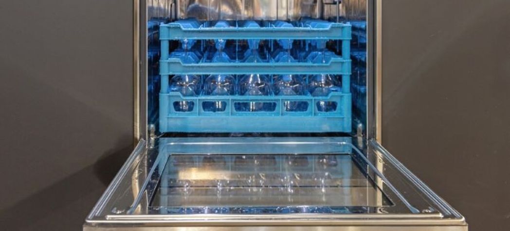 Commercial dishwasher with blue interior - Electrolux dishwasher error codes