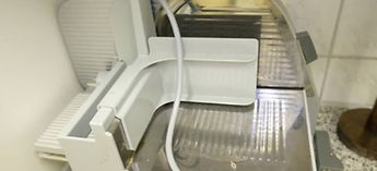 white bread slicer - How to Use the Prince Castle Bagel Cutter