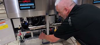 How to Filter an Ultrafryer UltraGold Fryer: Popeyes SOP (Th